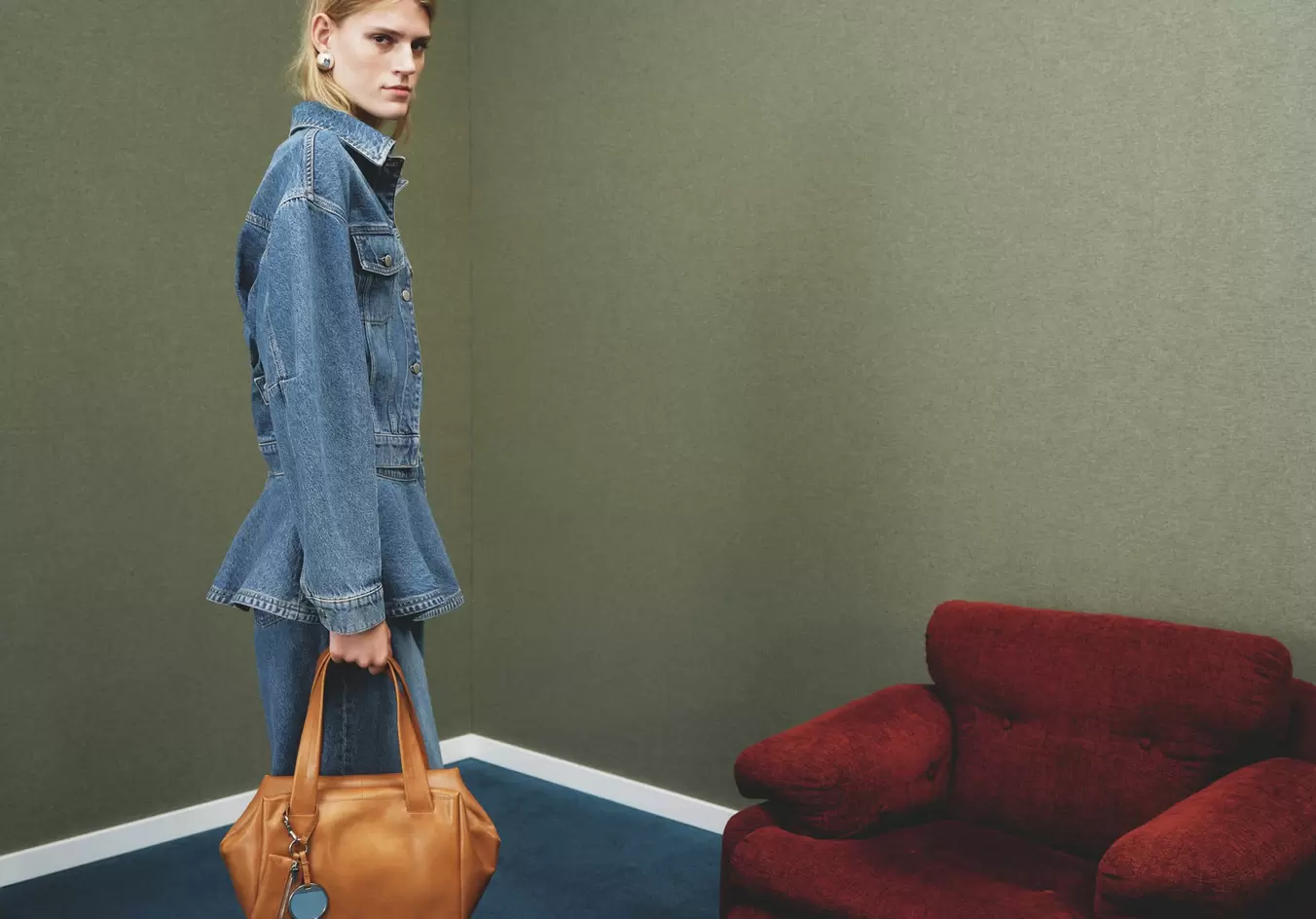 Taillierte Jeansjacke mit Taschen