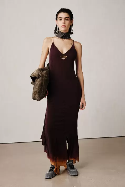 Studio-Kleid mit Schlitz
