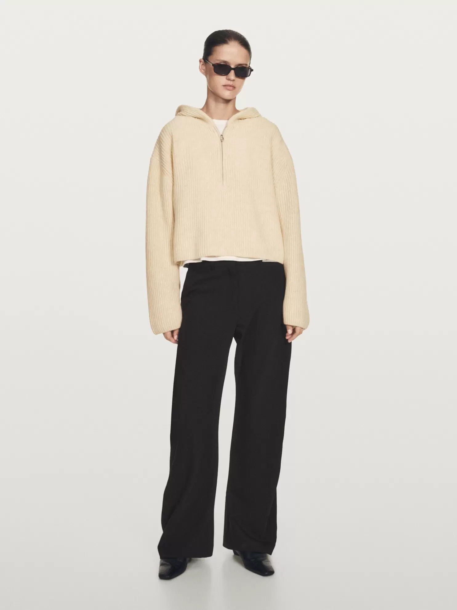 Pullover aus Wollmischgewebe mit Kapuze