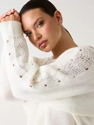 Kurzer Pullover Häkelborte