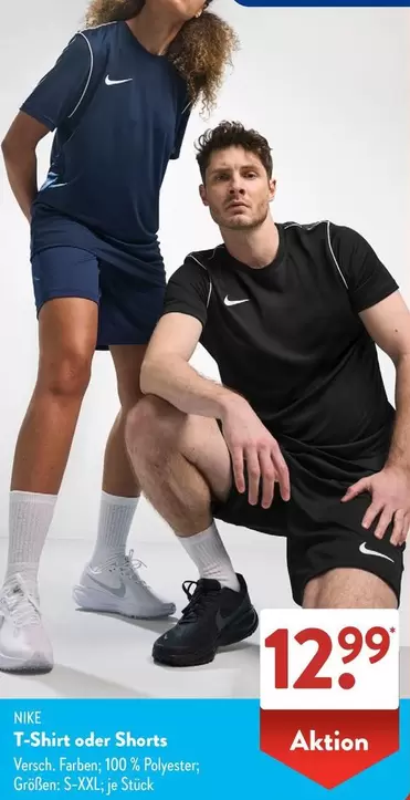 Nike - T-Shirt oder Shorts