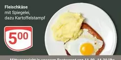 Fleischkäse mit Spiegelei, dazu Kartoffelstampf