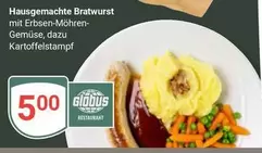 Hausgemachte Bratwurst mit Erbsen-Möhren-Gemüse, dazu Kartoffelstampf