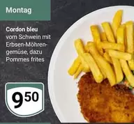 Cordon bleu vom Schwein mit Erbsen-Möhren-gemüse, dazu Pommes frites