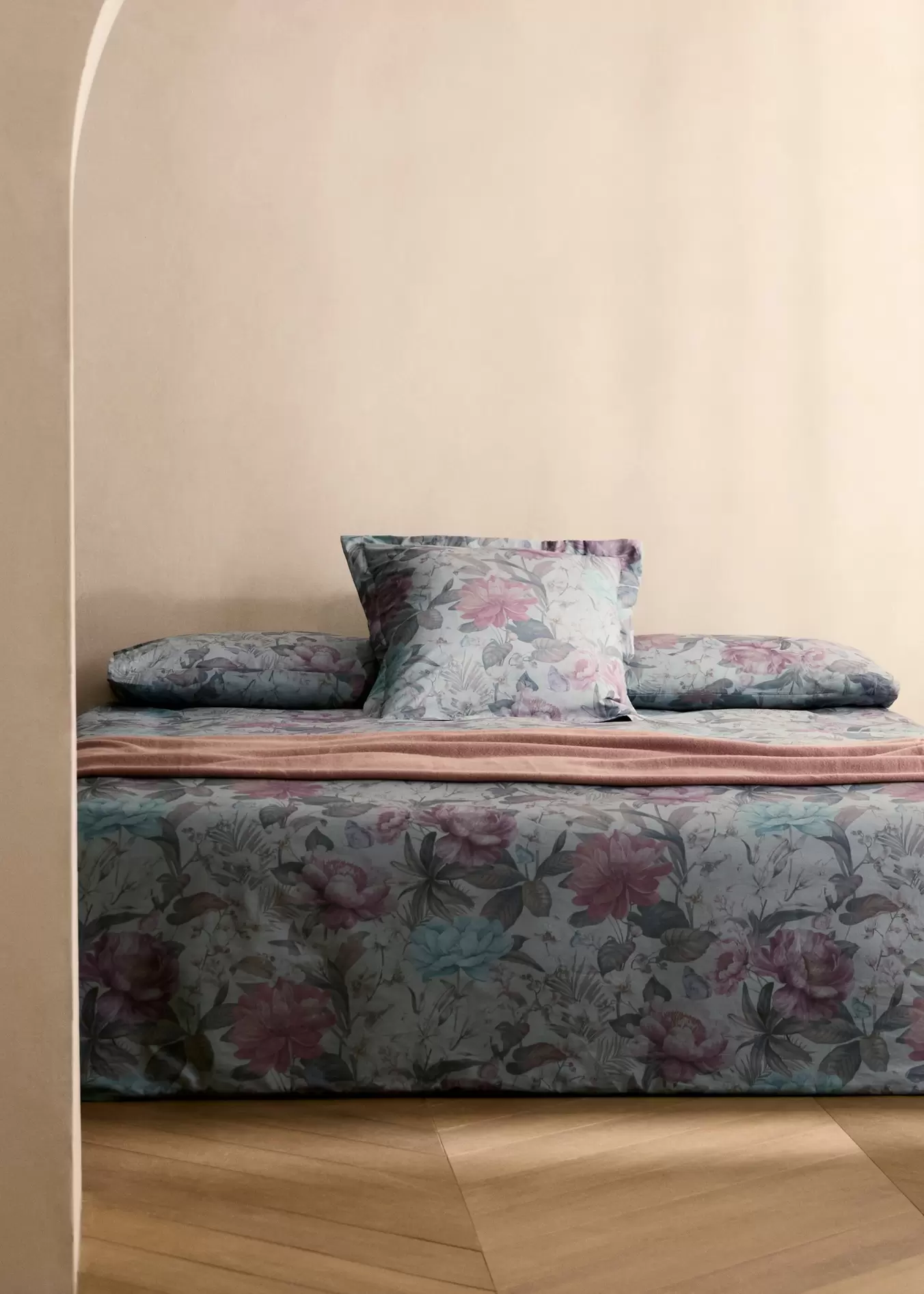 Bettbezug aus Baumwollperkal mit mehrfarbigem Blumenmuster für Bett 150/160 cm