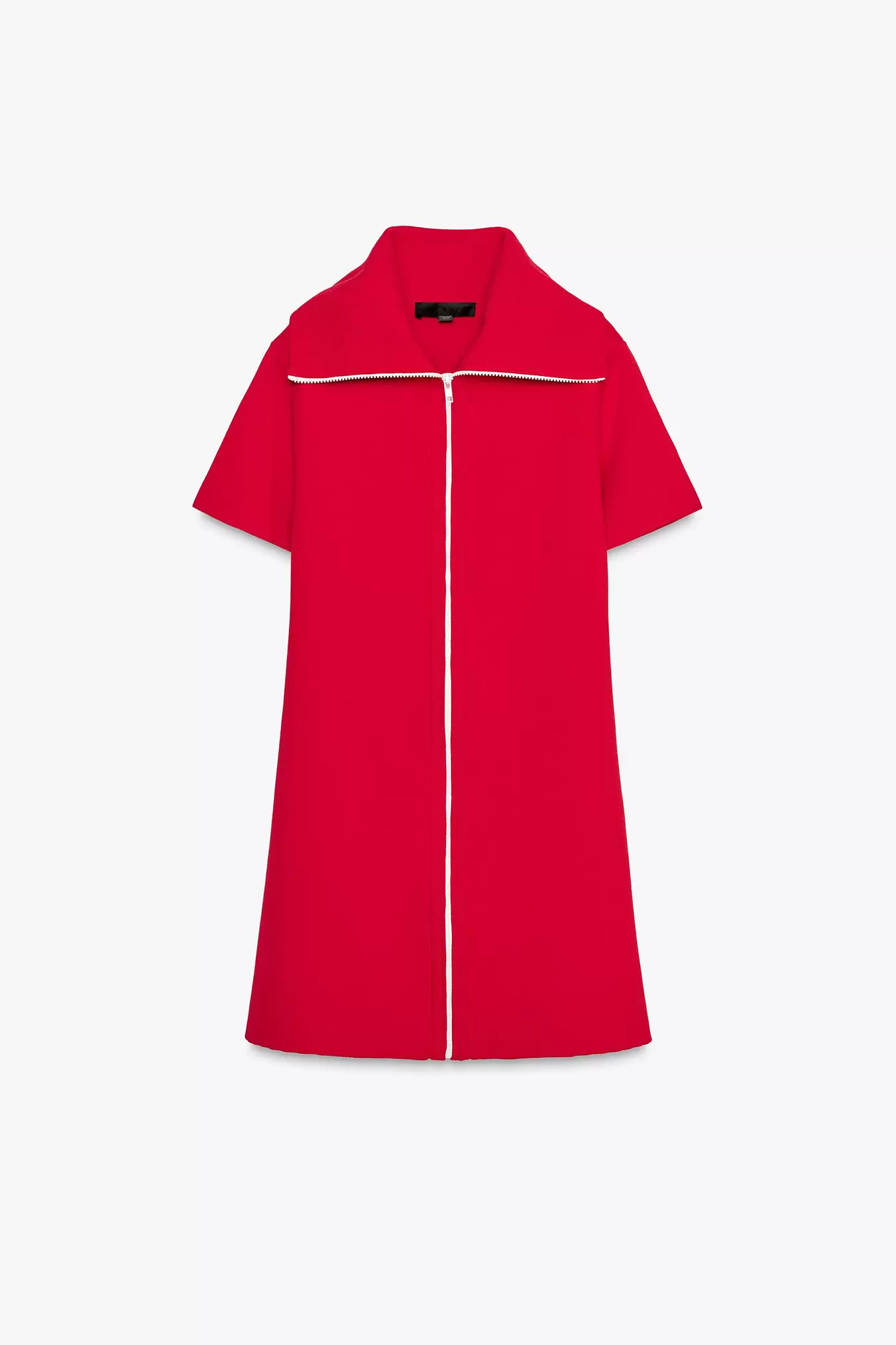 KURZES SCHLICHTES STRICKKLEID