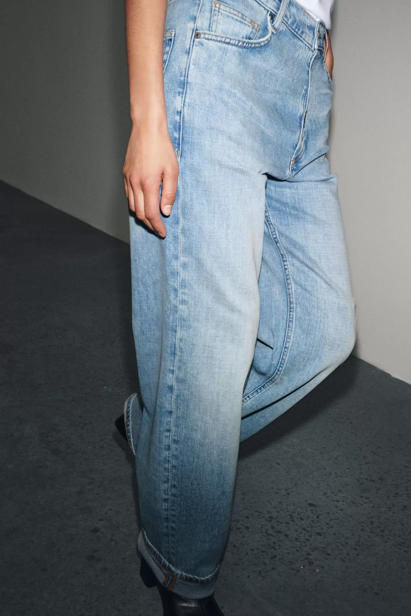 BAGGY-JEANS ZW COLLECTION MIT NIEDRIGEM BUND