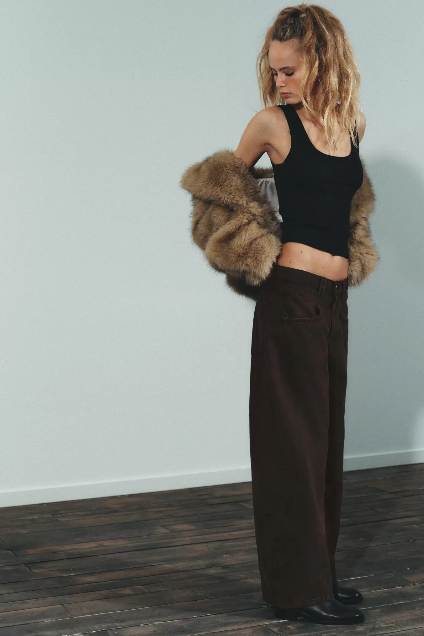 TRF BAGGY BARREL JEANS MIT NIEDRIGEM BUND