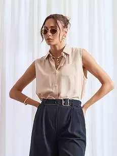 Shirt sleeveless with pocket