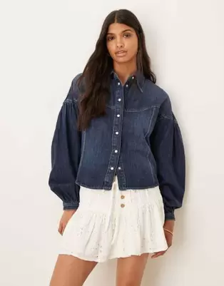 Wrangler cropped denim shirt with balloon sleeves in dark wash blue