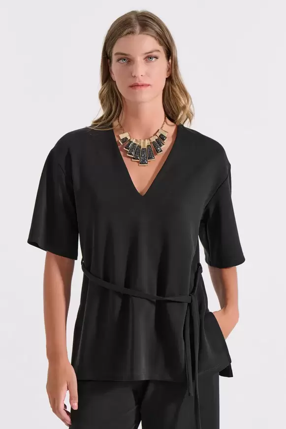 Μπλούζα με V και Ζωνάκι