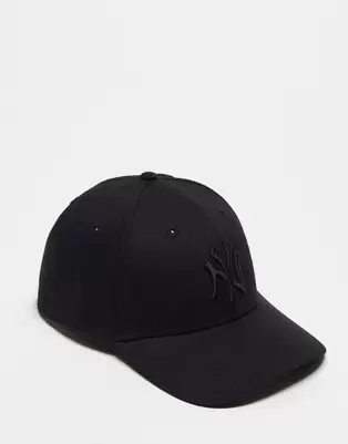 New Era NY Yankees 9forty cap in black