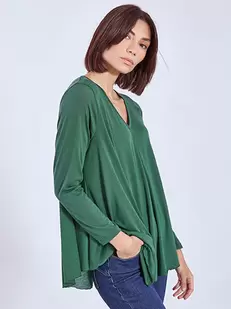 Top with round hemline