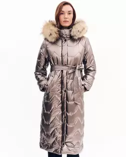 Μπουφάν μακρύ με γούνα στη κουκούλα