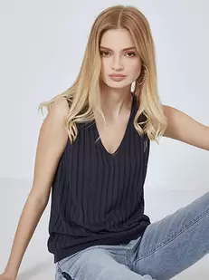 Top rib knitted sleeveless