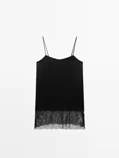 Τοπ σε στιλ lingerie με λεπτομέρεια δαντέλα