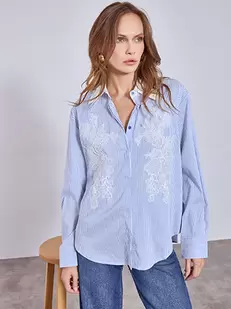 Shirt striped with lace details