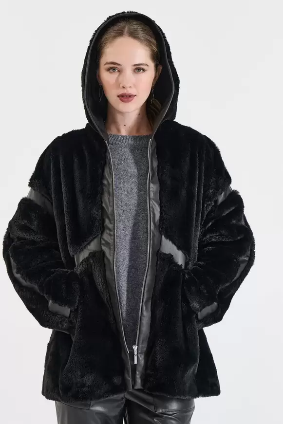 Ζακέτα από Συνθετική Γούνα και Δερματίνη με Κουκούλα
