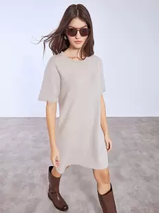 Dress mini with fringed neckline