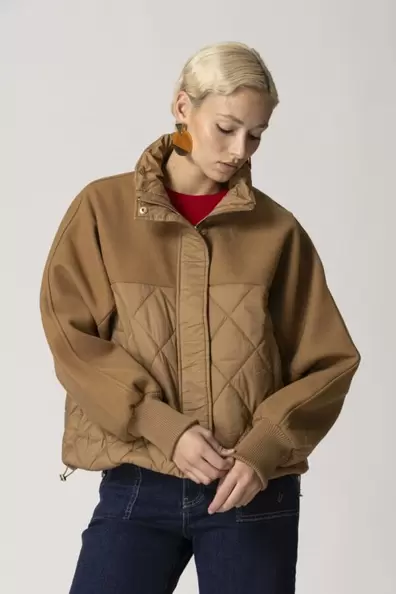 ΕΠΑΝΩΦΟΡΙ ΑΠΟ ΒΕΛΟΥΡ ΚΑΙ ΚΑΠΙΤΟΝΕ Πρόσθήκη στην λίστα επιθυμιών