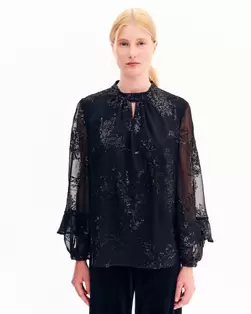 Μπλούζα αμπιγιέ με κέντημα παγιέτα