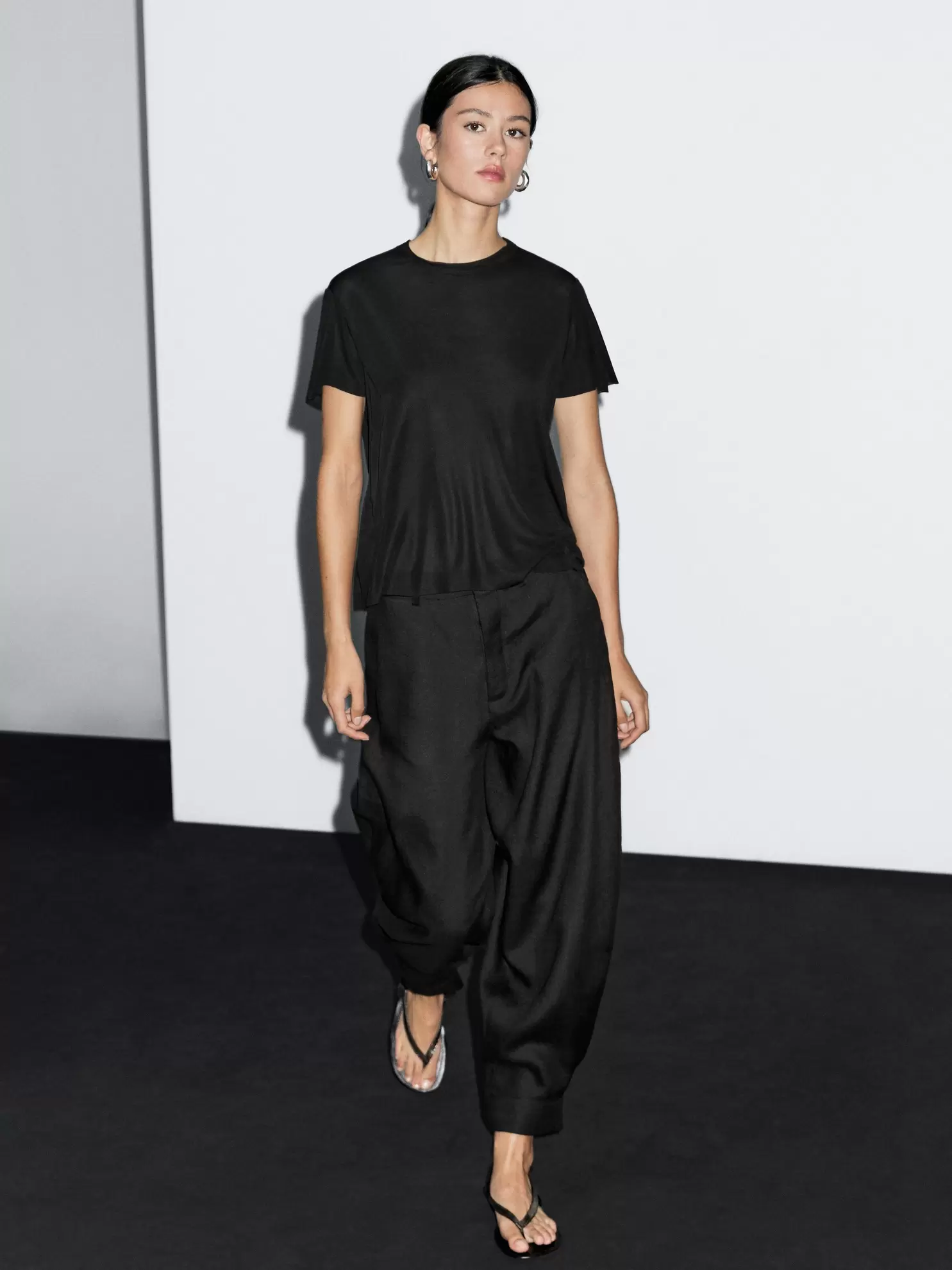 Κοντομάνικη χυτή μπλούζα