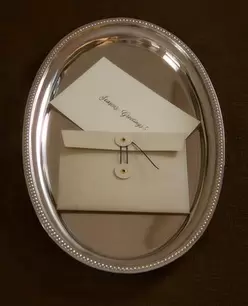 ΧΡΙΣΤΟΥΓΕΝΝΙΑΤΙΚΗ ΑΤΣΑΛΙΝΗ ΒΑΣΗ ΤΟΥΡΤΑΣ ΚΑΙ ΚΟΥΤΙ LETTERING ΜΕ ΧΑΡΤΙ