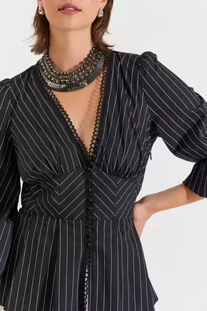 Τοπ με μοτίβο ρίγα και ντεκολτέ