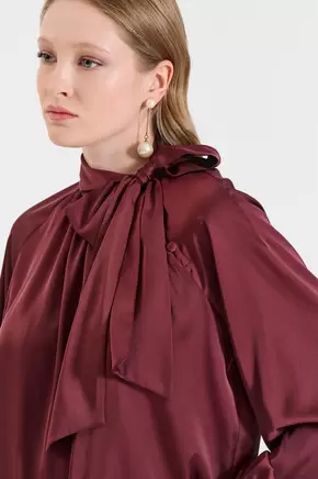 Σατέν Μπλούζα με Δέσιμο Φιόγκο στη Λαιμόκοψη