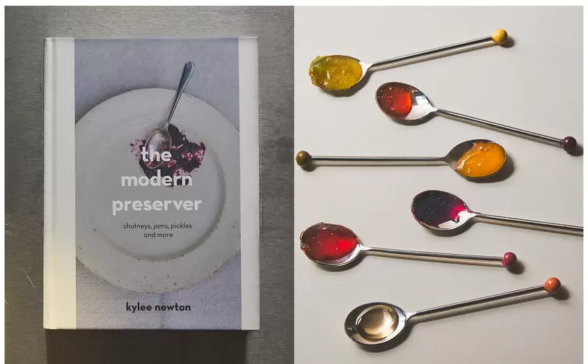 ΒΙΒΛΙΟ ΣΥΝΤΑΓΩΝ ΚΑΙ ΧΡΩΜΑΤΙΣΤΑ ΚΟΥΤΑΛΑΚΙΑ