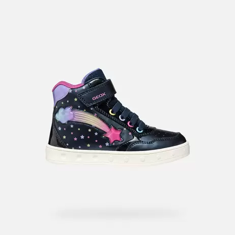 LIGHTS SKYLIN GIRL Shoes with lights from €50,40 1 color from €63,00 Most recent lowest price -20% from Price reduced from €63,00 to Original price