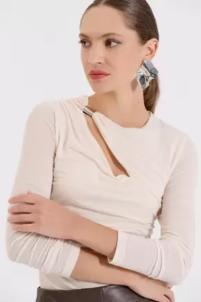 Γυναικεία Μπλούζα με Cut-Out και Μεταλλική Λεπτομέρεια