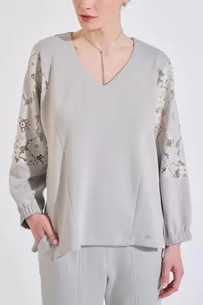 Μπλούζα σε άνετη γραμμή με V λαιμόκοψη και δαντέλα στα μανίκια