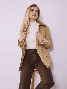 Μπουφάν με σουέντ λεπτομέρειες