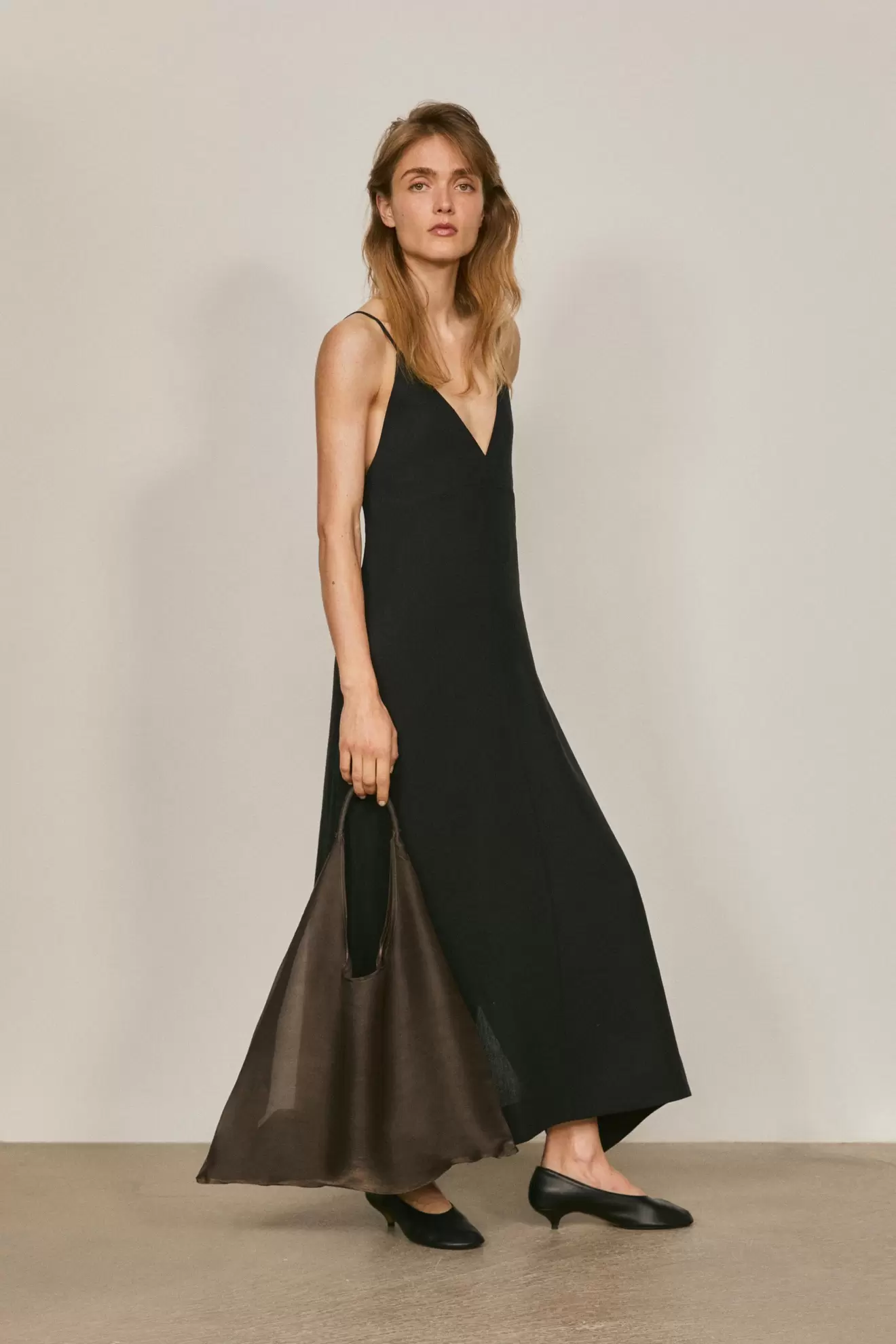 Χυτό λινό φόρεμα σε στυλ κομπινεζόν - LIMITED EDITION