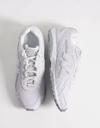 New Balance 204L trainers in lilac