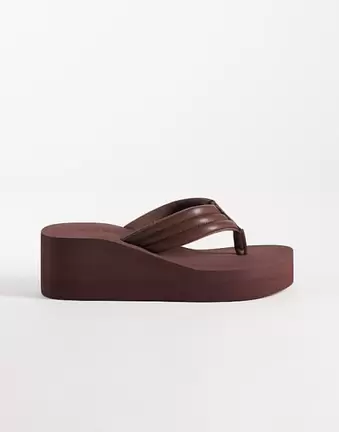 SEQWL Thong flatform wedge in chocolate