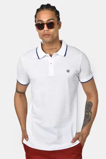 Ανδρική Μπλούζα Polo Normal Fit Από 100% Βαμβάκι Με Ριγέ Τελειώματα & Minimal Logo - ΛΕΥΚΟ Ανδρική Μπλούζα Polo Normal Fit Από 100% Βαμβάκι Με Ριγέ Τελειώματα & Minimal Logo - ΛΕΥΚΟ