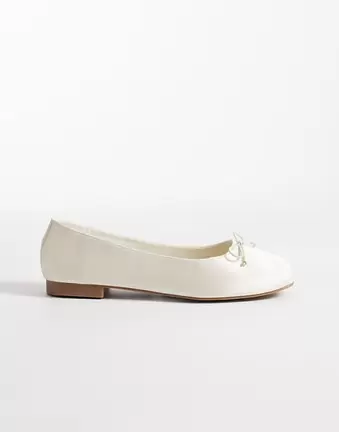 ASOS DESIGN Lion bow ballets in ivory satin