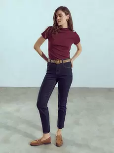 Τζιν mom fit με αποσπώμενη ζώνη