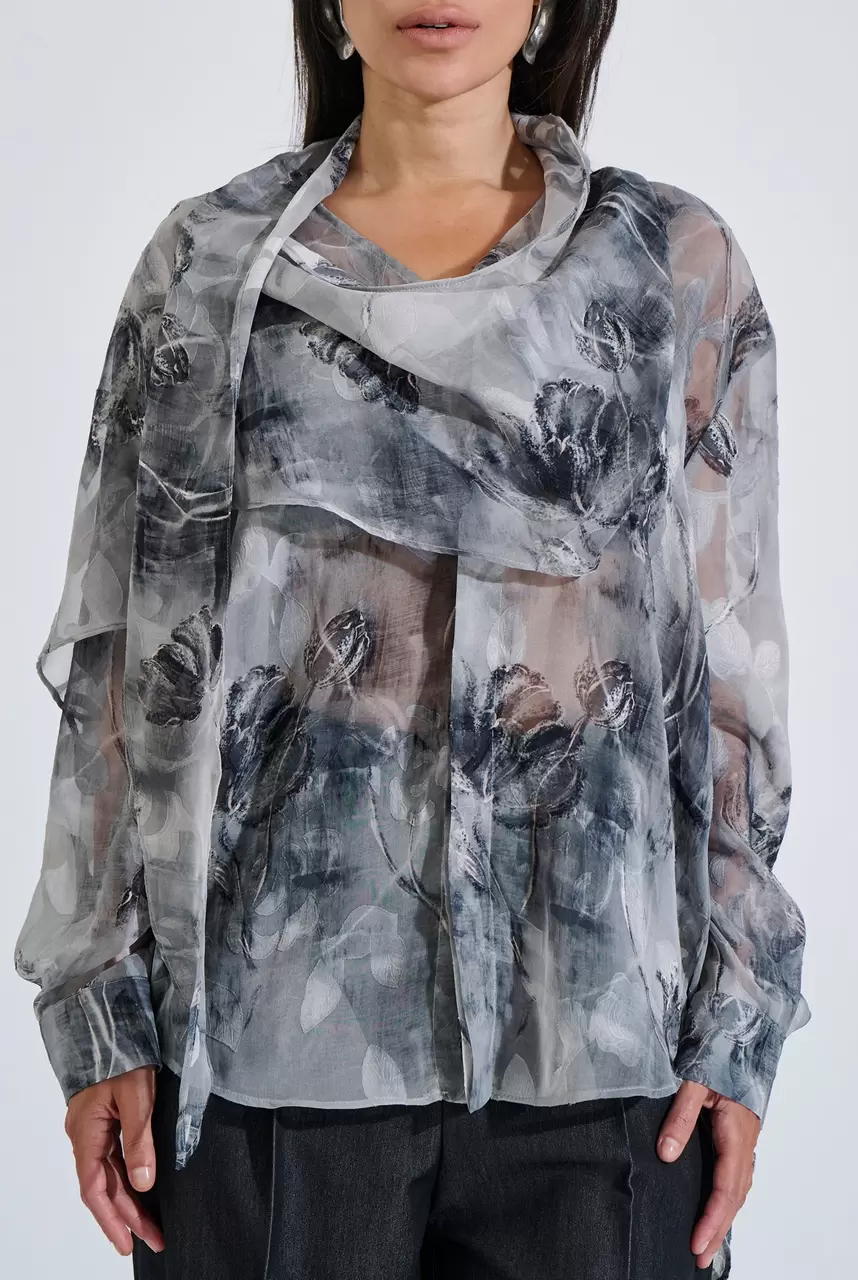 Printed shirt with tie detail