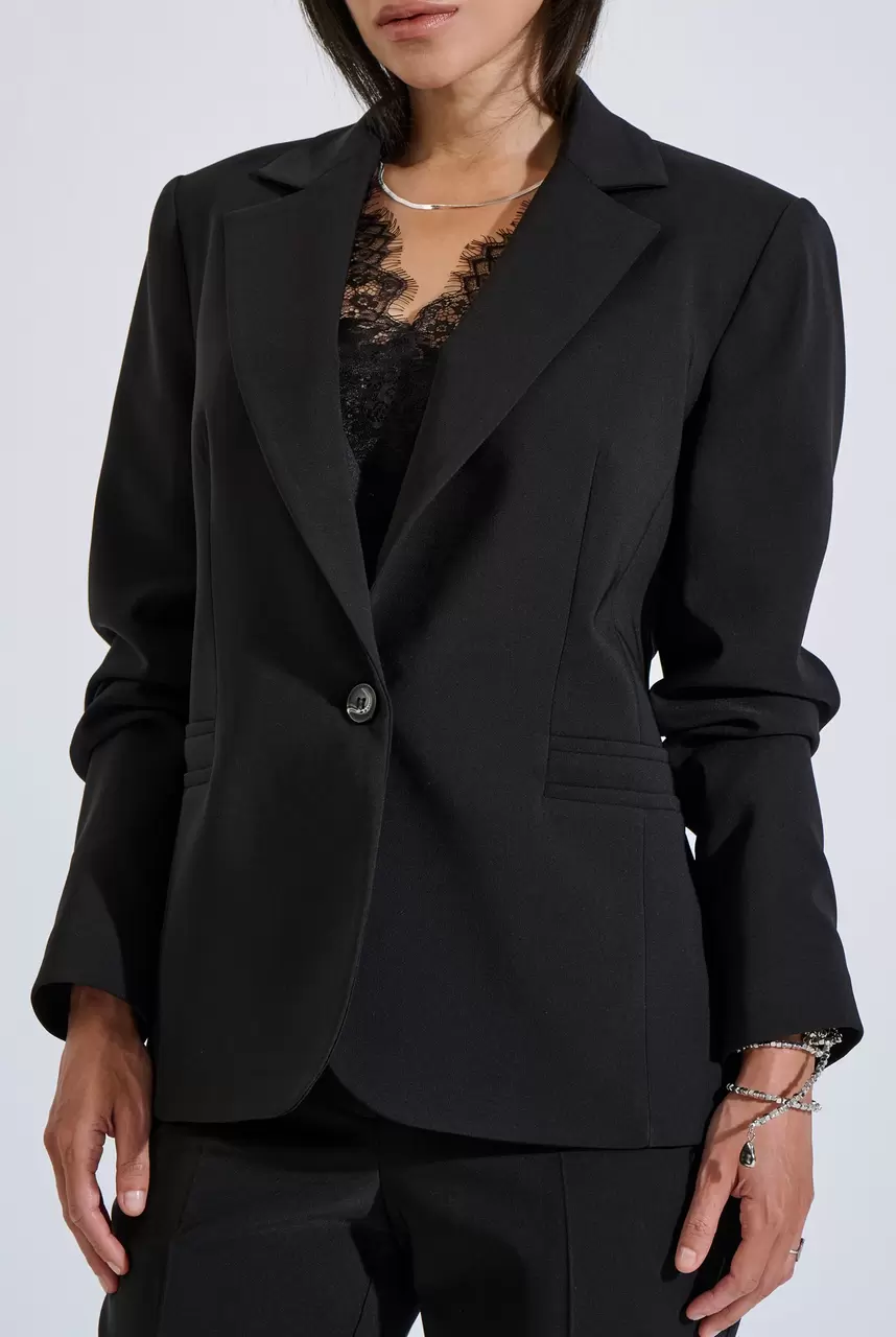 Fitted single-button blazer