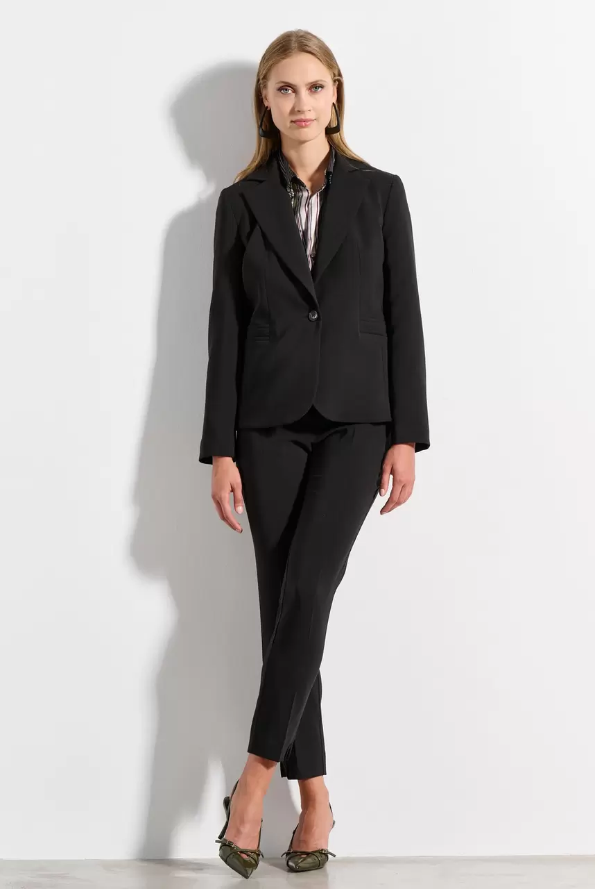 Fitted single-button blazer