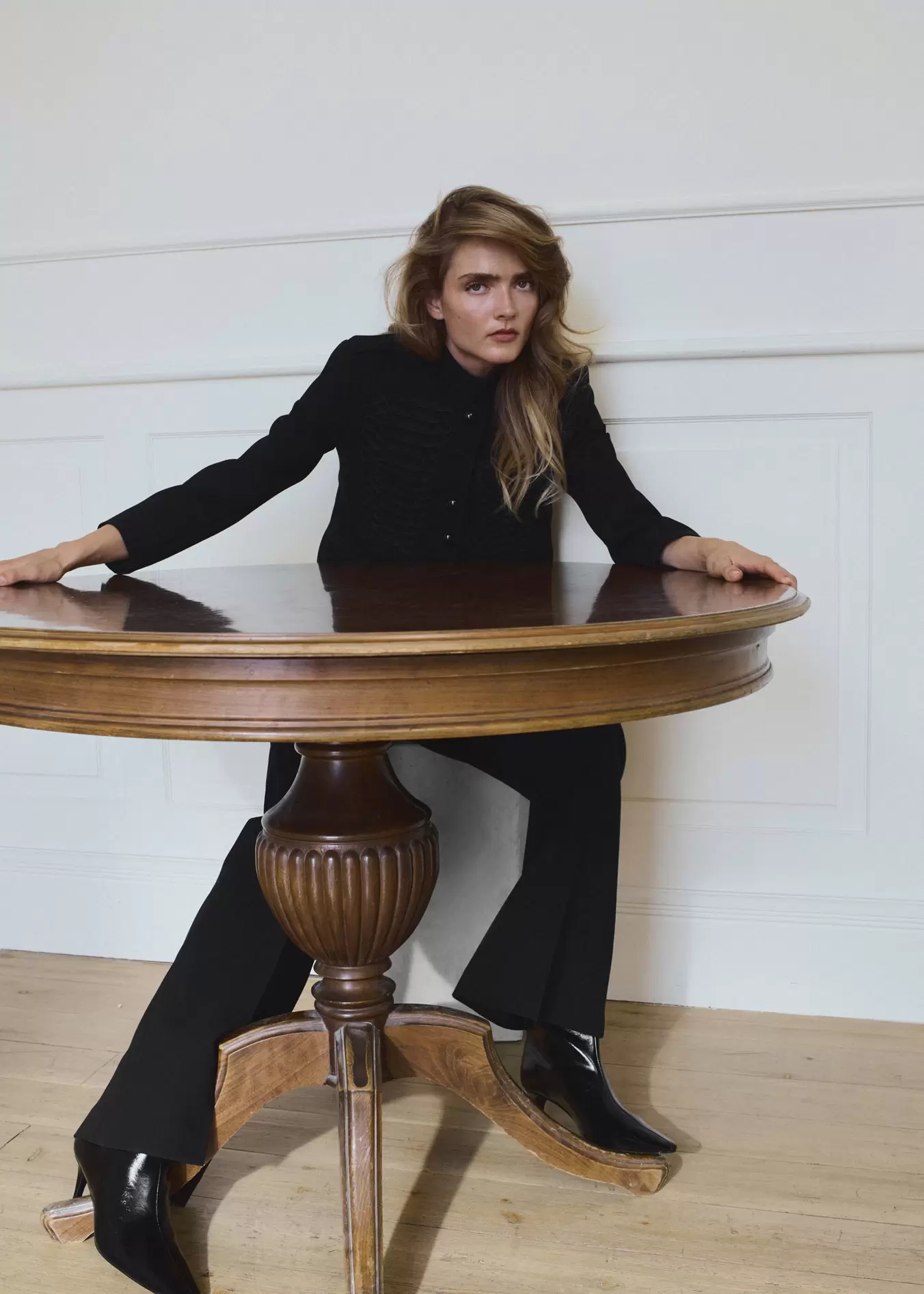 Tailored trousers with frog fastening detail