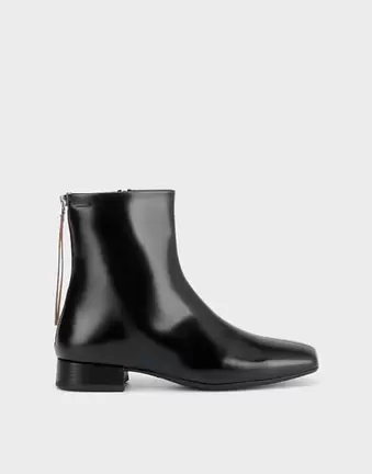 Vagabond Shoemakers Mona square toe flat ankle boots in Blaack leather