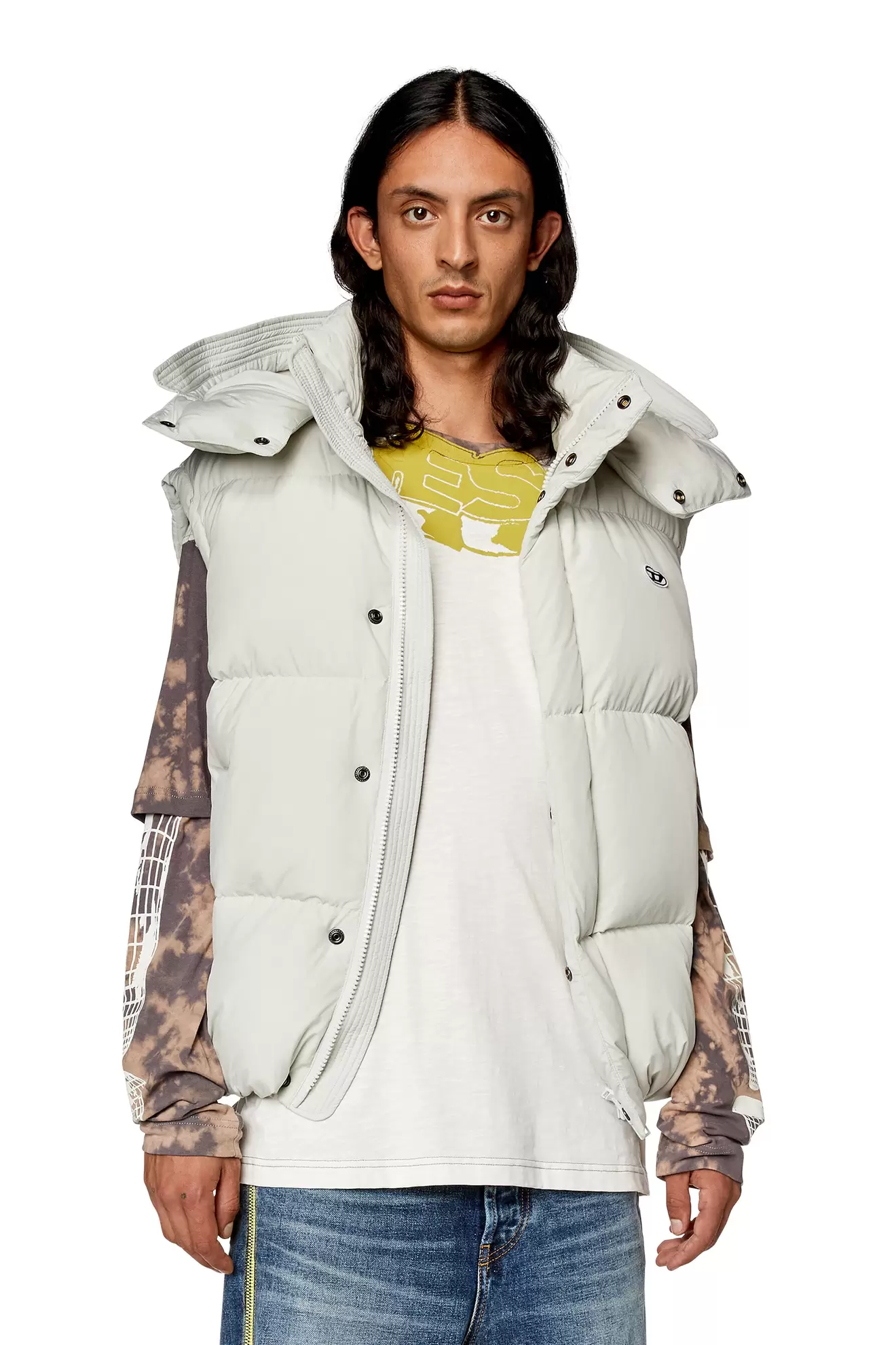 Down vest in recycled nylon taslan