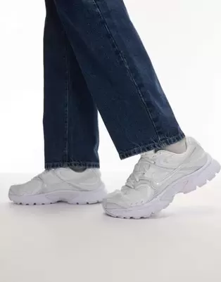 Nike V5 RNR sneakers in white and silver