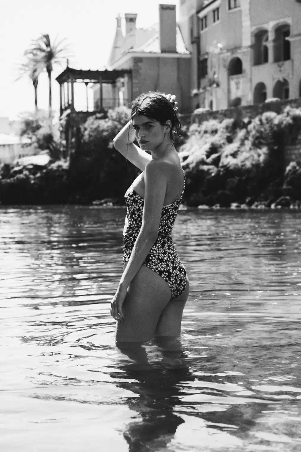 Light Shape One-Shoulder Swimsuit