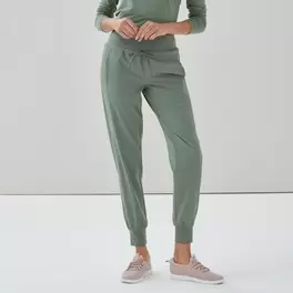 Active Four-Way Stretch Jogger