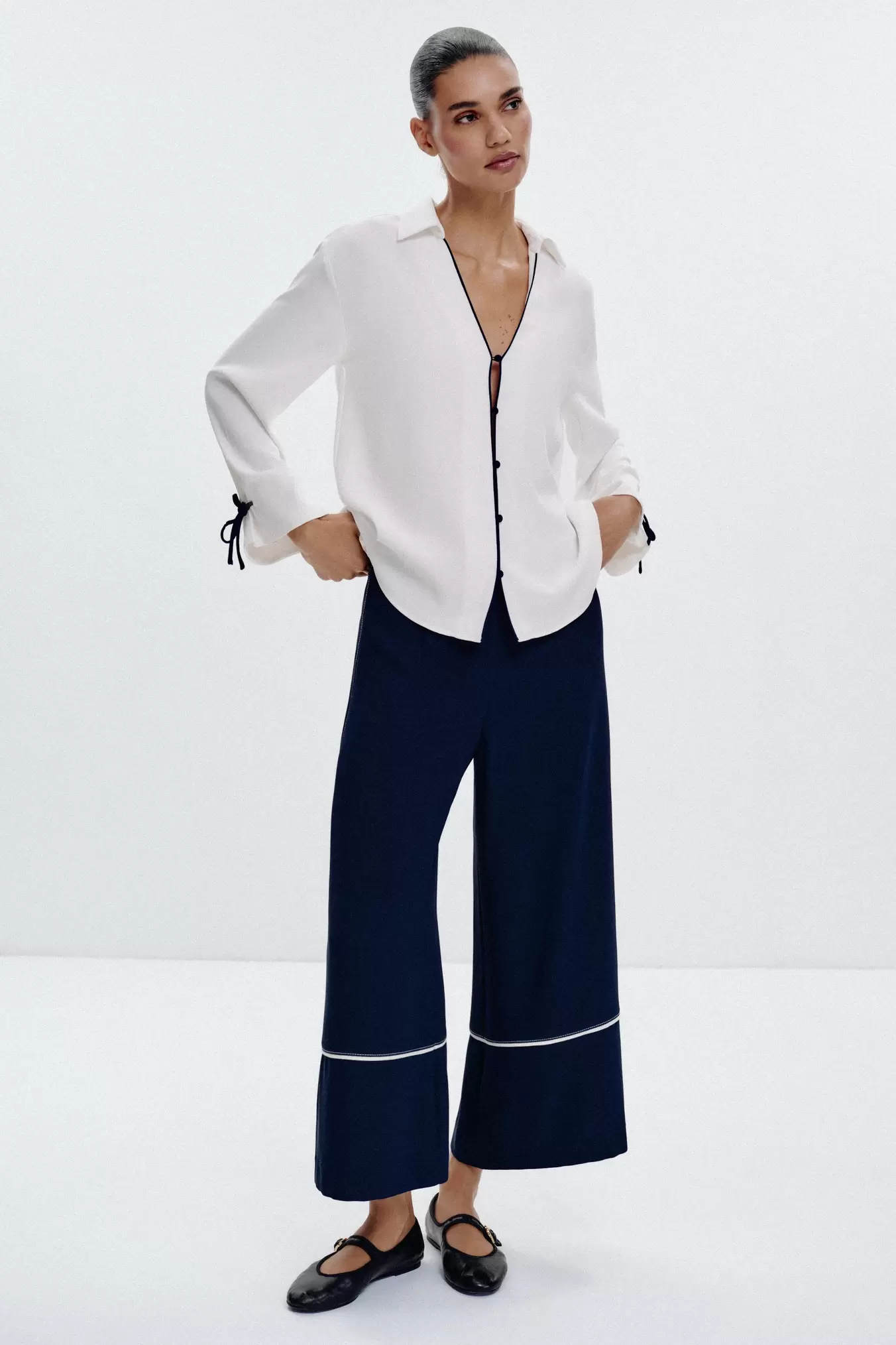 CONTRAST TRIM SHIRT